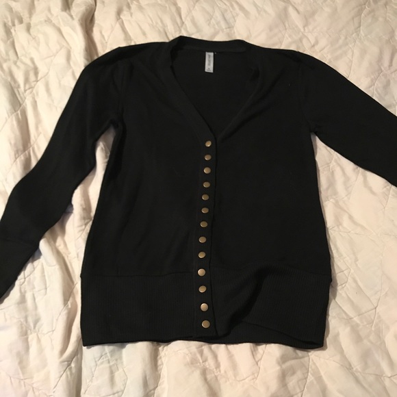 Cardigan******DONATED🌺 - Picture 2 of 2